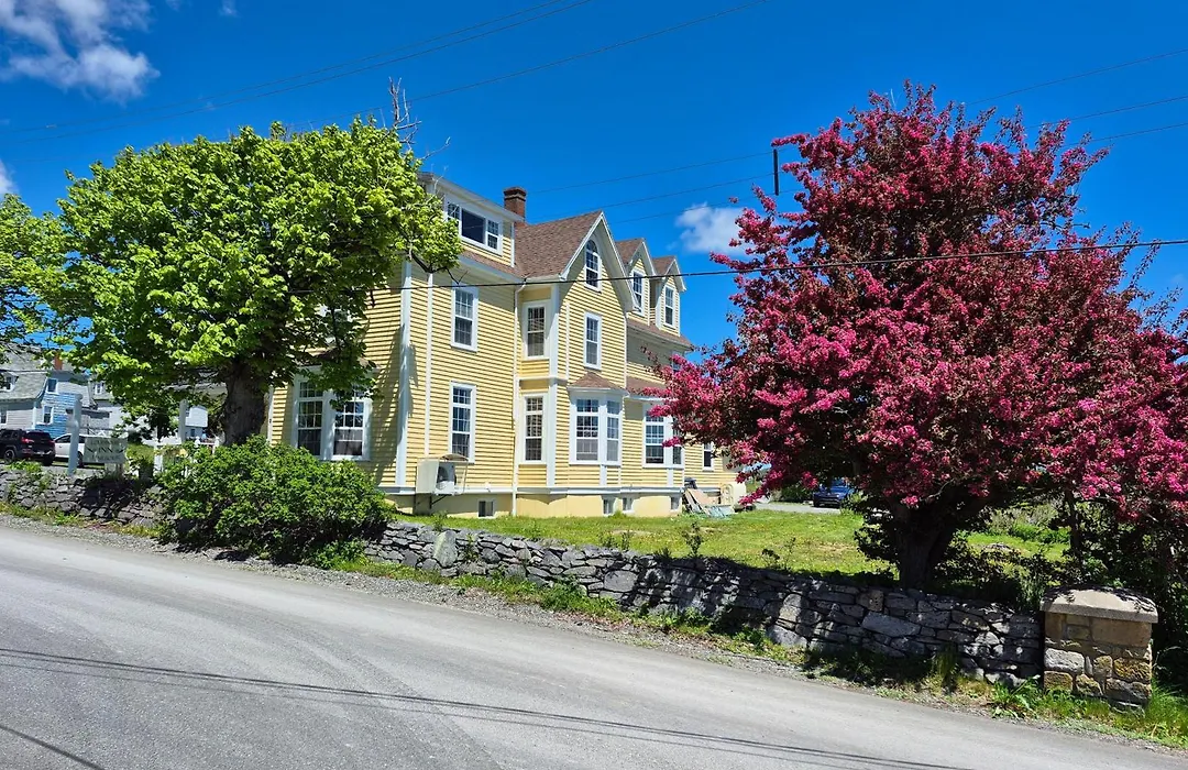 Louisbourg Harbour Inn-1